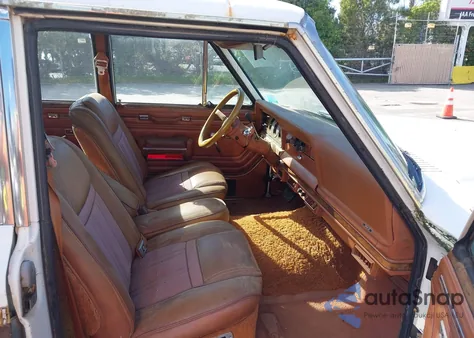 1984 Jeep Grand Wagoneer z USA, uszkodzony, nr VIN 1JCNJ15N5ET107272